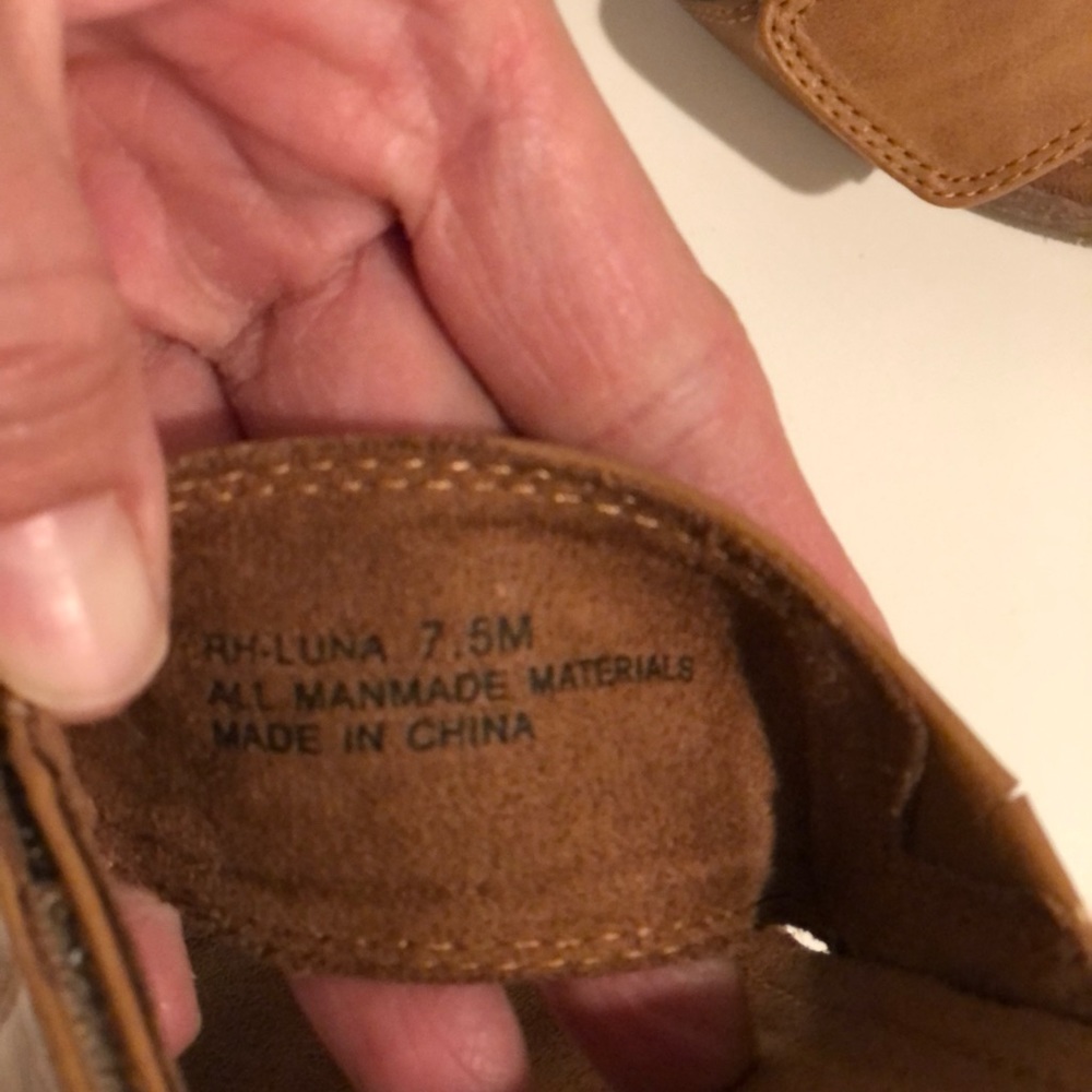 Me Too sandals/wedges - Picture 4 of 5